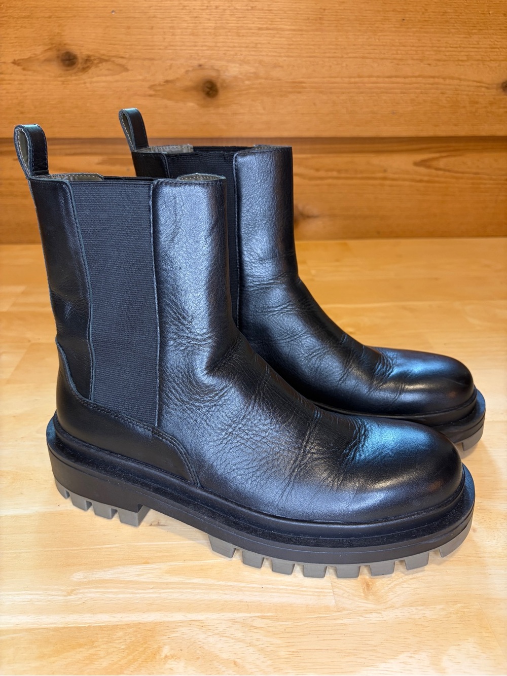 Zara Leather Lug Sole Pull On Mid Calf Chelsea Boots - Black/Green Sole